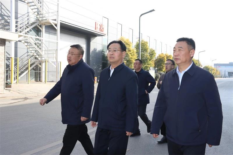 鞏義市委書記、市長郭程明蒞臨明泰鋁業(yè)慰問一線員工